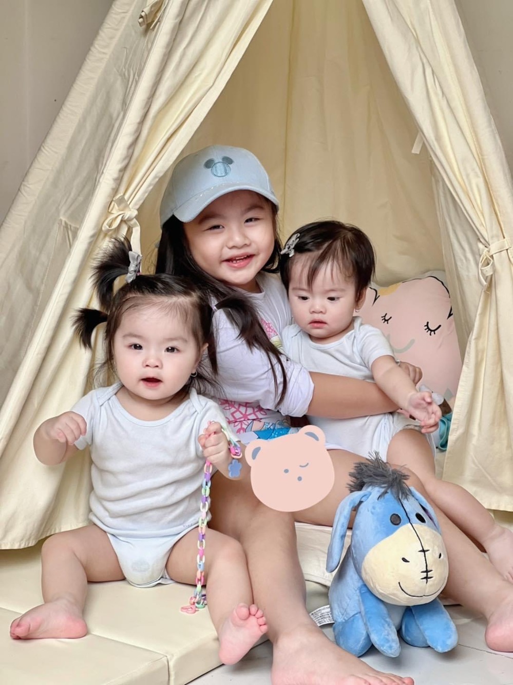 Nhóc tỳ nhà Vân Trang đam mê khu vui chơi tự chế dù gia đình giàu có - Hình 4