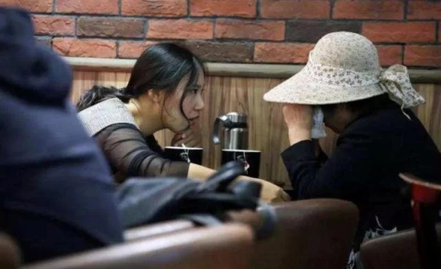 Trung Quốc bùng nổ dịch vụ thuyết phục người thứ 3 từ bỏ đàn ông đã có vợ - Hình 1