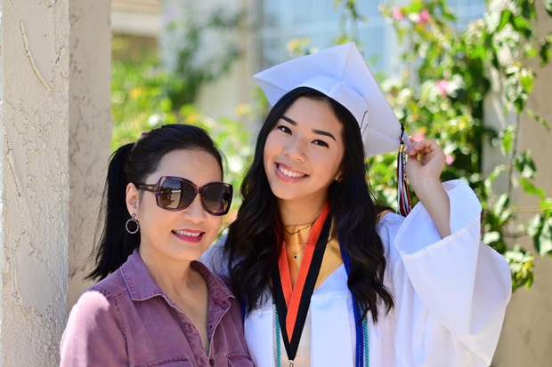 2 con gái Hồng Đào - Quang Minh: Cô cả tốt nghiệp đại học danh giá, em út khiến mẹ tự hào - Hình 8