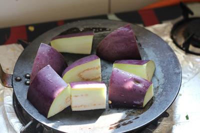 Cách làm món cà tím và nấm rơm kho tộ ngọt mềm, thơm ngon - Hình 2