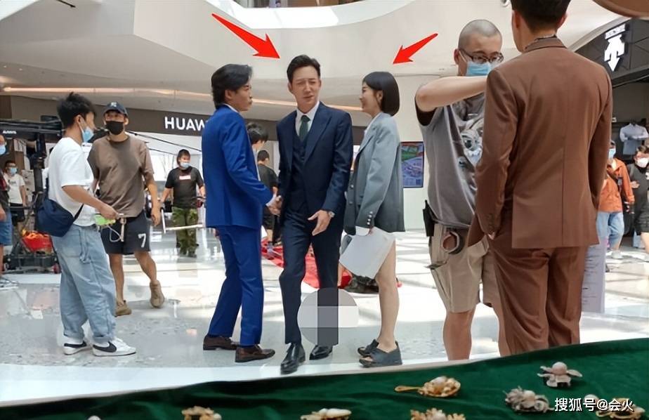 'Phú Sát Hoàng hậu' Tần Lam gây sốc với thân hình gầy như que tăm - Hình 4