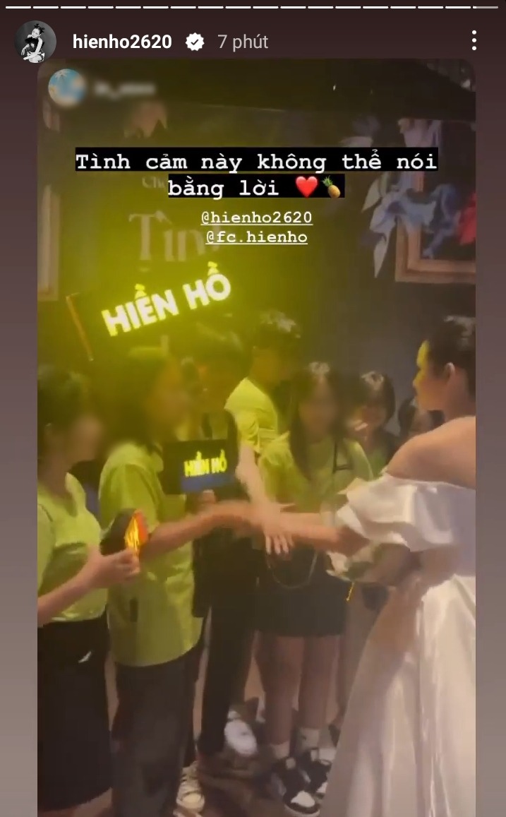 Hiền Hồ vẫn được fan xếp hàng đợi, vừa ôm vừa khóc động viên sau ồn ào anh em nương tựa - Hình 6