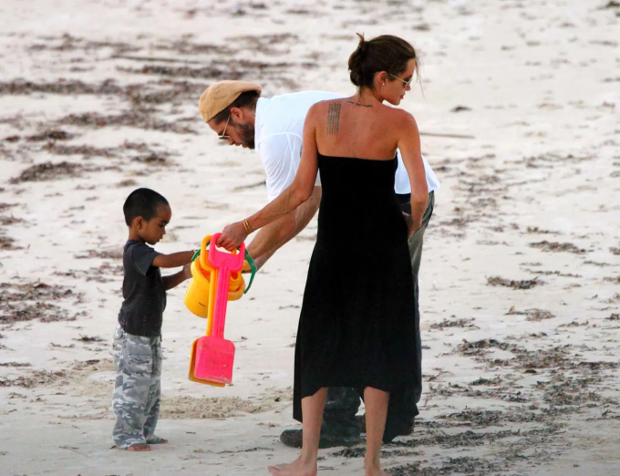 Angelina Jolie cố tình để lộ thông tin ngoại tình với Brad Pitt, khiến vợ lớn uất ức phải ly hôn? - Hình 2