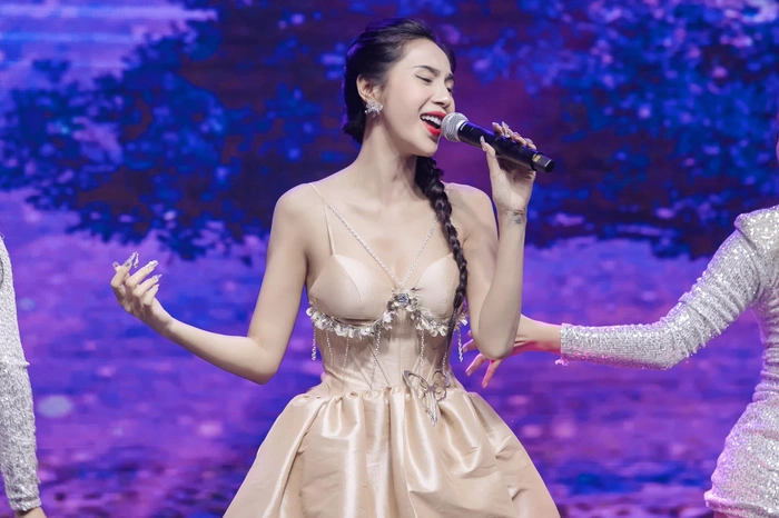 Thủy Tiên mặc váy nhăn nheo xuề xòa, tuyên bố đầy ẩn ý hậu lùm xùm bản quyền với Nathan Lee? - Hình 2