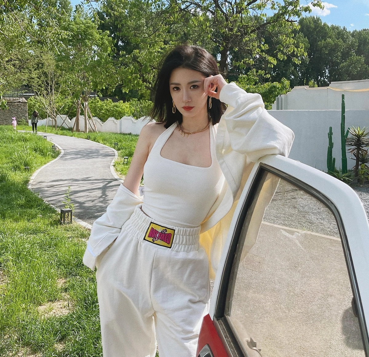 2 hot girl khiến Lý Dịch Phong, Ngô Diệc Phàm ngã ngựa: Người đánh trống khua chiêng, kẻ trầm cảm - Hình 3