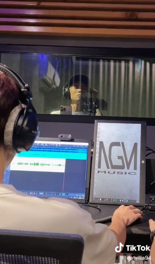 Đạt Villa lấn sân làm ca sĩ, chăm chỉ luyện thanh, netizen la ó: TikToker xâm chiếm hết showbiz - Hình 3