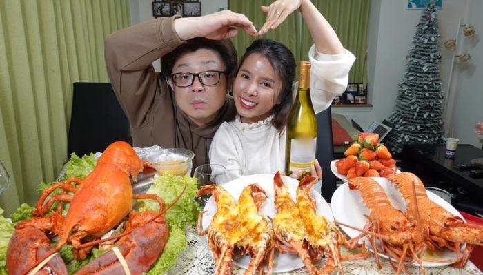 Bà Nhân Vlog đáp trả cực gắt khi bị nói 'làm màu' vì khoe tới điểm sâu xa châu Phi tặng quà - Hình 10