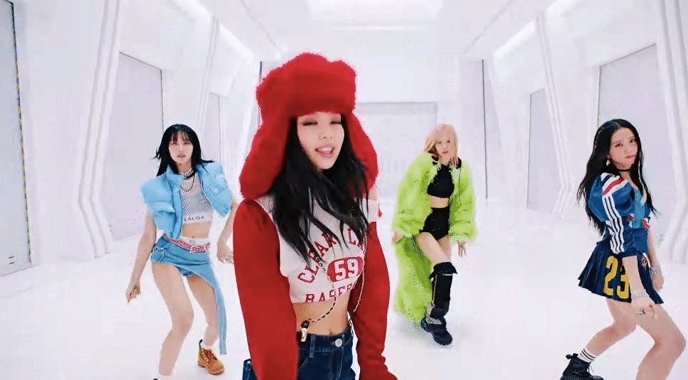 MV mới của BLACKPINK: Tổng hợp loạt MV trước, kết hợp nhạc Hip-hop và cổ điển thế này ai dám bảo một màu? - Hình 3