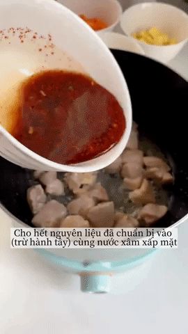 Cách nấu thịt gà đơn giản mà ngon hết nước chấm - Hình 5