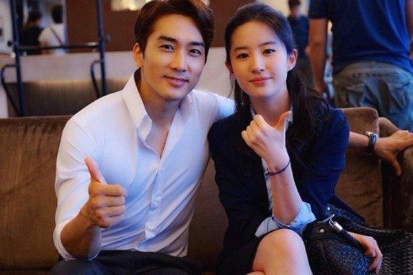 Song Seung Hun công khai tỏ tình IU, fan 'rần rần' vì quá xứng đôi - Hình 13