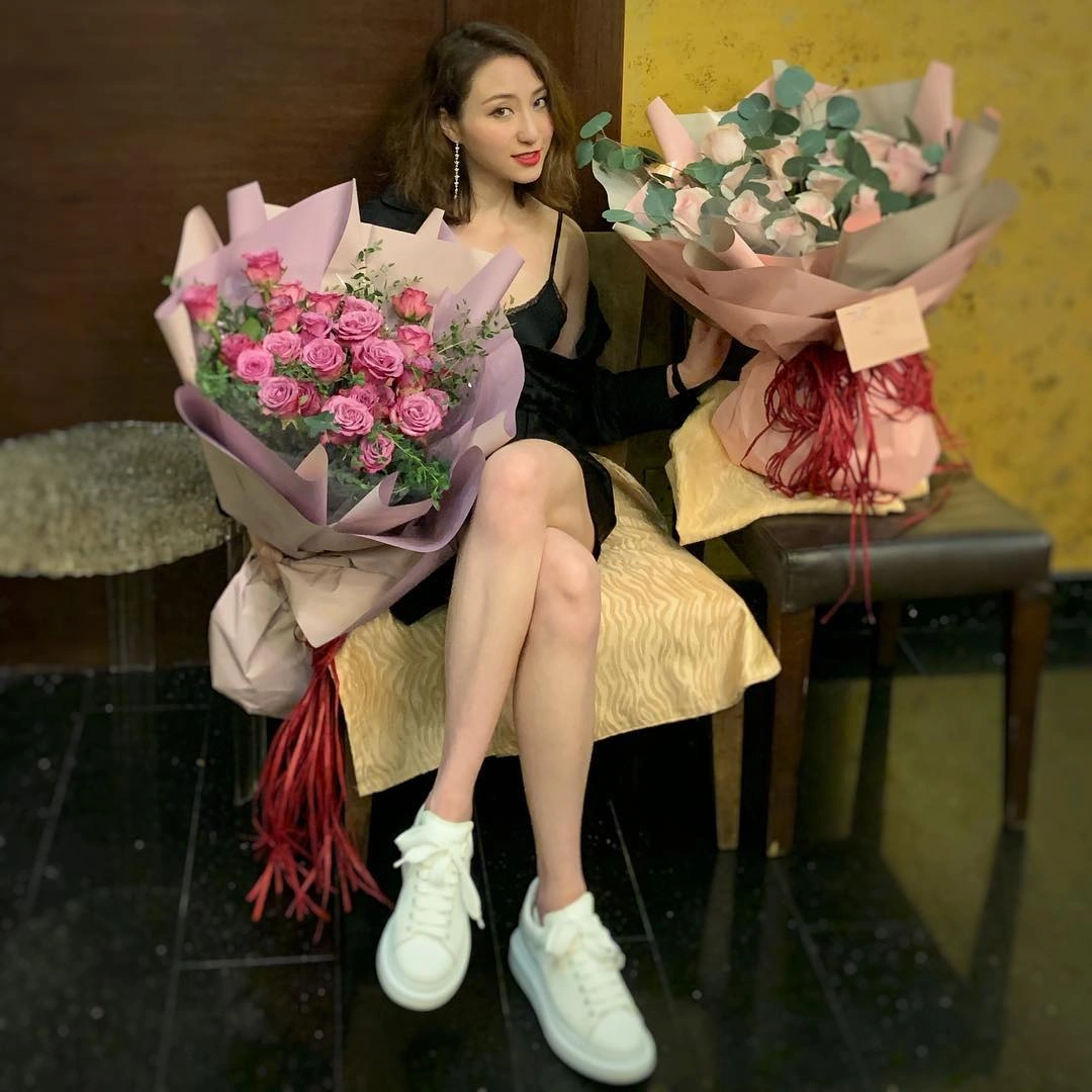 Hà Siêu Vân con gái cưng của tỷ phú sòng bài Hà Hồng Sân kết hôn với lính cứu hỏa - Hình 6
