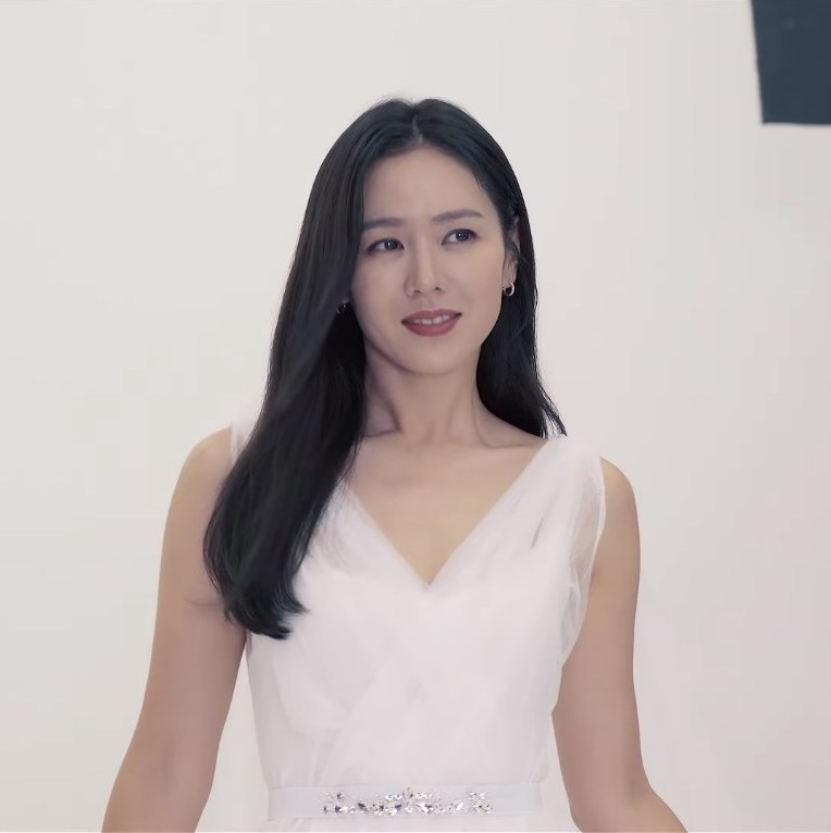 Tên thật của Son Ye Jin, Hyun Bin và loạt sao Hàn không ngờ tới - Hình 7