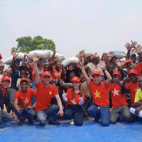 Bà Nhân gửi tâm sự xúc động đến team Quang Linh Vlog sau khi về Nhật - Hình 1