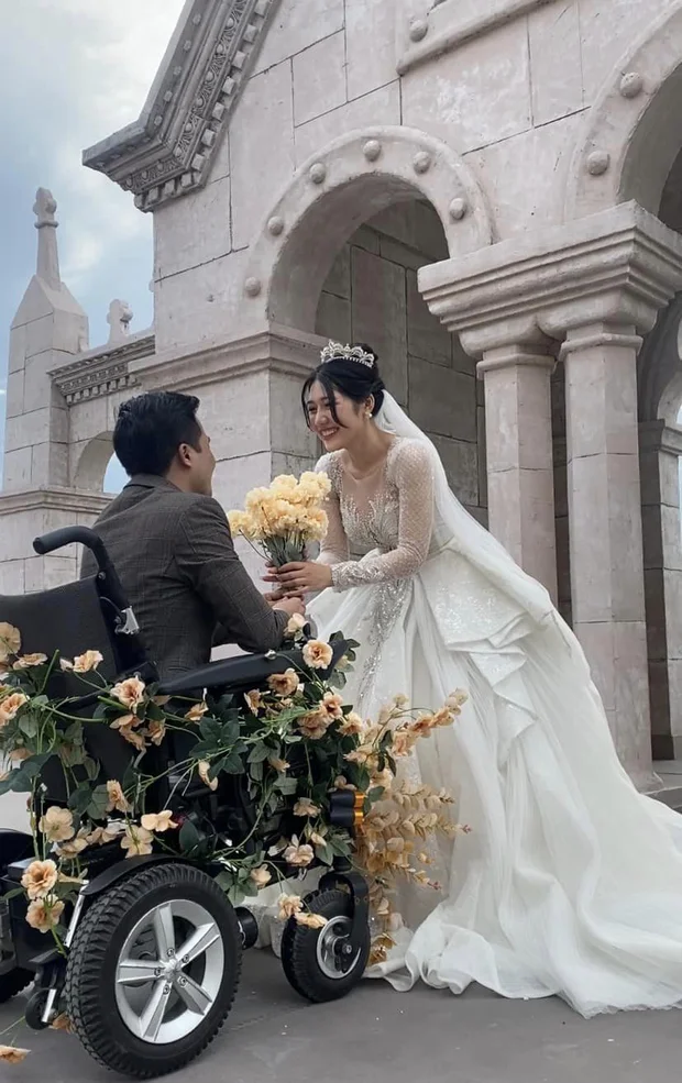Tô Đình Khánh - Chàng trai không chân tung ảnh cưới và chuyện tình cổ tích giữa đời thật - Hình 2