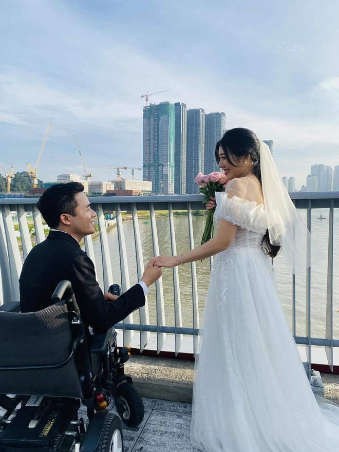 Tô Đình Khánh - Chàng trai không chân tung ảnh cưới và chuyện tình cổ tích giữa đời thật - Hình 1