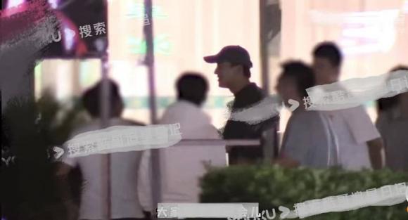 Triệu Lệ Dĩnh tiếp tục lộ bằng chứng yêu đương bad boy thị phi Lâm Canh Tân: Fan hết chối cãi - Hình 1