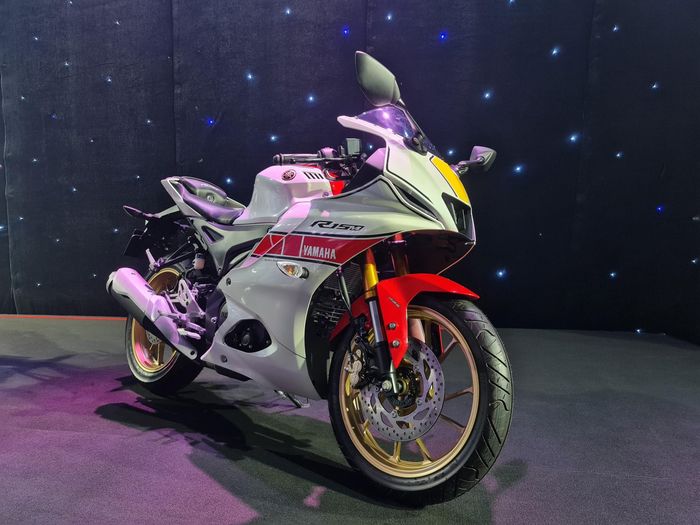 Yamaha YZF-R15M là mẫu sportbike 150 cc đắt nhất Việt Nam - Hình 3
