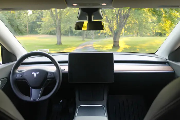 Có giá đắt đỏ là thế nhưng SUV của Elon Musk là Tesla Model Y vẫn bị báo Tây chê 6 điểm này? - Hình 4