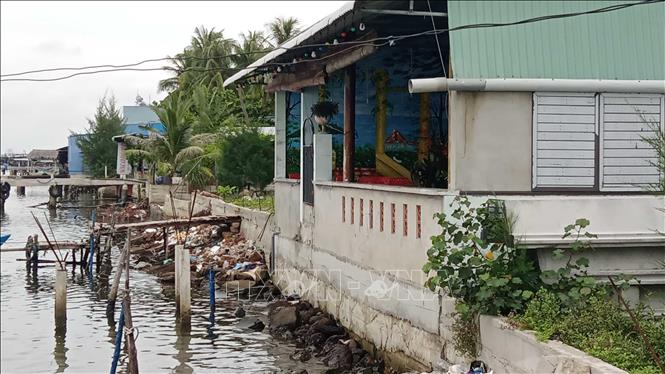 Quảng Nam: Người dân xã đảo Tam Hải nơm nớp nỗi lo sạt lở mùa mưa bão - Hình 1