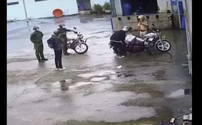 Đã có kết quả xác minh ban đầu clip Công an tác động vật lý: 2 thiếu niên không phải dạng vừa - Hình 4