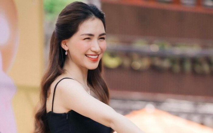 Hòa Minzy nửa đêm livestream bán hàng kiếm sống vẫn quyên góp số tiền khủng để cứu trợ bão lũ - Hình 2