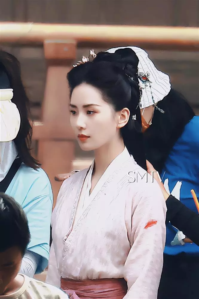 Dương Mịch, Triệu Lệ Dĩnh lo sợ lép vế trước tái xuất của Lưu Thi Thi, netizen liên tục so sánh - Hình 2