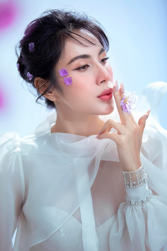 Thủy Tiên đáp trả sâu cay khi bị Nathan Lee mắng trơ trẽn, hát nhạc chùa không xin phép - Hình 1