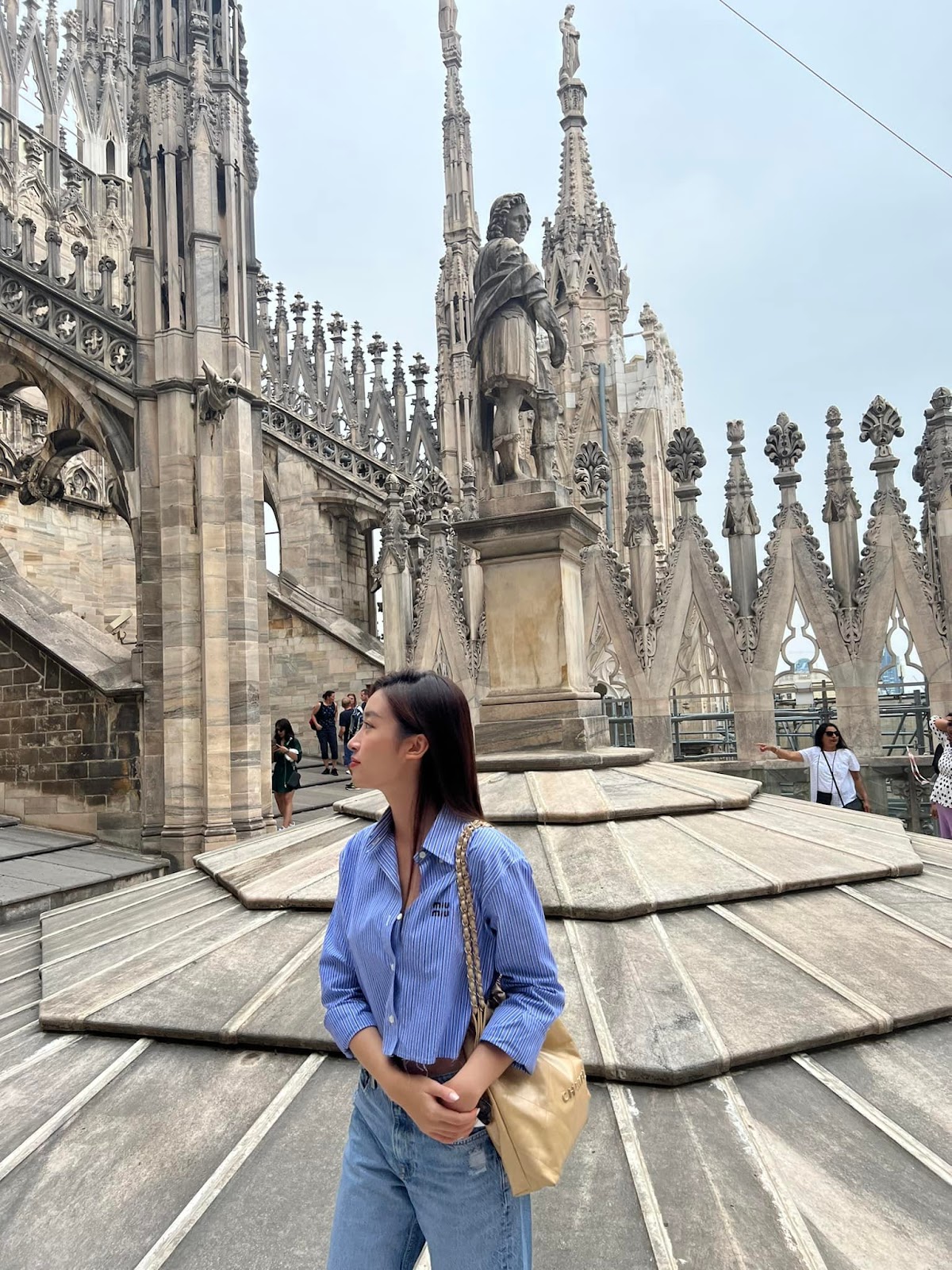 Đỗ Mỹ Linh khoe nhan sắc xinh đẹp khi được chồng sắp cưới làm phó nháy, để lộ ảnh hẹn hò tại Pháp - Hình 5