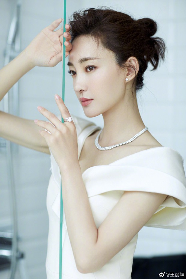 Vương Lệ Khôn: Từ mỹ nhân vạn người mê đến cái lắc đầu của mẹ bạn trai vì quá khứ hồ ly giật chồng - Hình 2