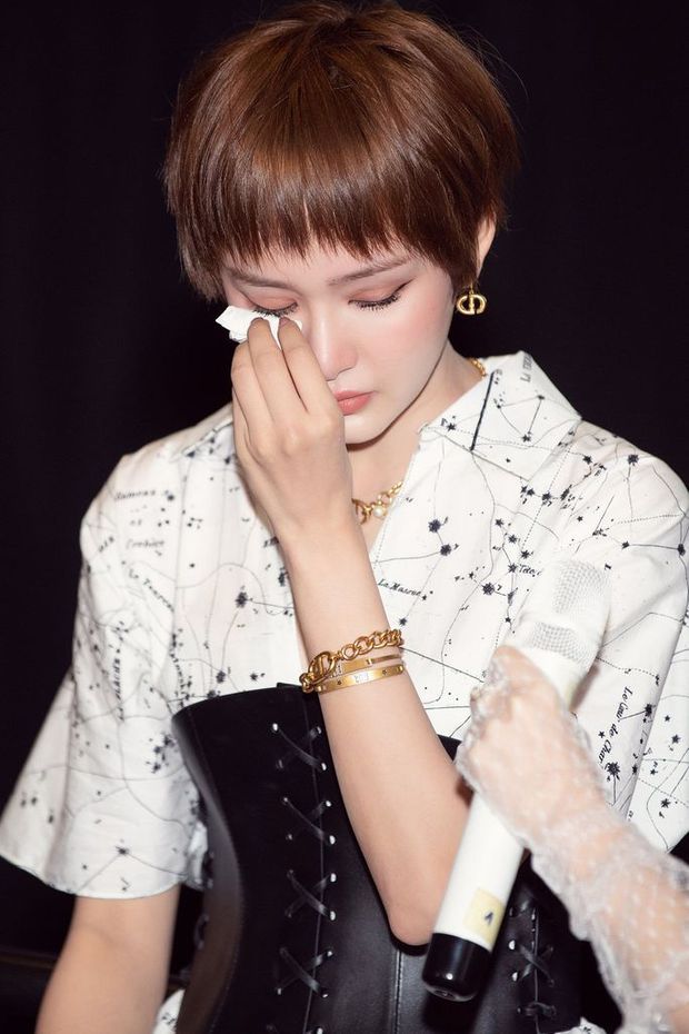 HOT: Hiền Hồ chia tay 'anh nương tựa', mở show miễn phí để lấy lại tình cảm từ fan? - Hình 7