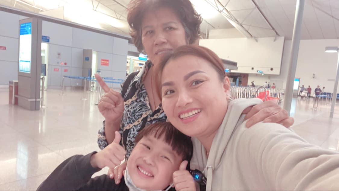 Quỳnh Trần JP chối bỏ, không dám nhận mẹ khi bắt gặp mẹ lượm ve chai hay ngồi bán rau - Hình 2