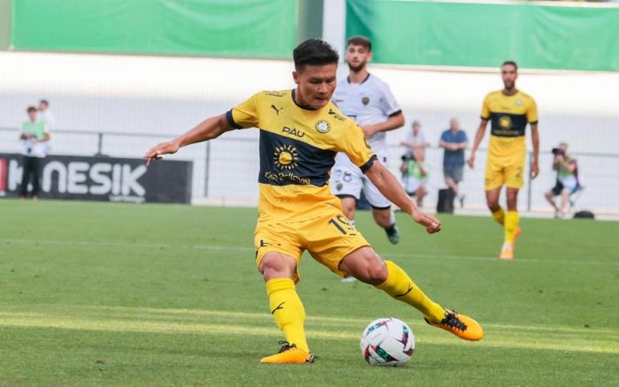 Báo Pháp chỉ ra nguyên nhân khiến Quang Hải mất vị trí ở Pau FC - Hình 1