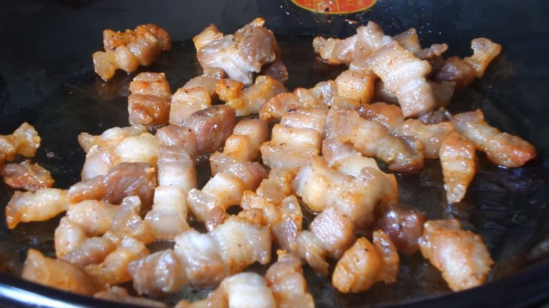 Cách làm thịt ba chỉ rim chua ngọt cho bữa cơm tối - Hình 6