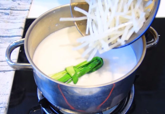 Cách nấu chè bà ba cốt đơn giản, thơm ngon chuẩn vị Nam Bộ - Hình 18