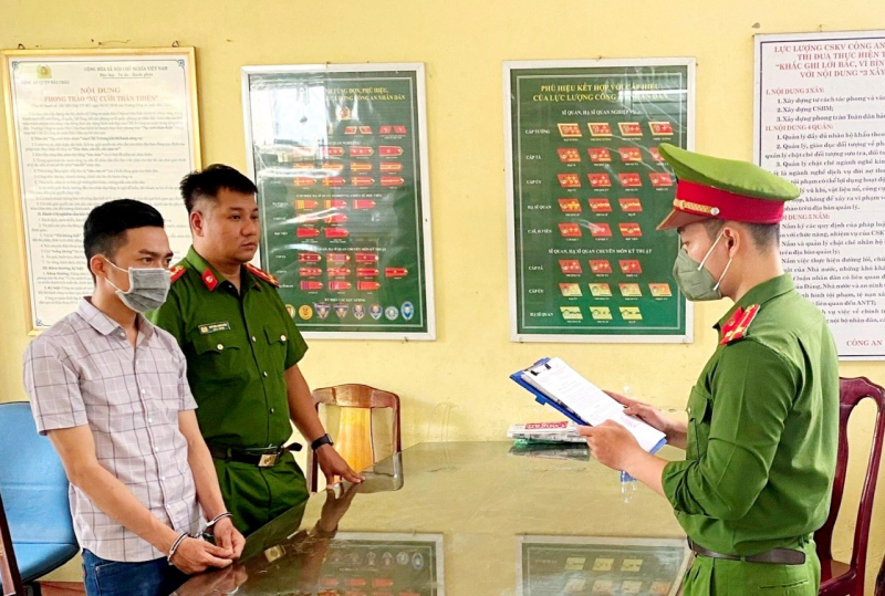Đầu bếp dùng dao chém địch thủ - Hình 1