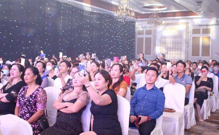 Đêm nhạc: Đánh thức tình yêu - Hình 2