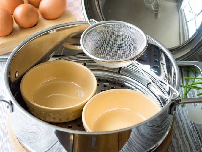 Làm trứng hấp kiểu Trung ngon thơm nức nở mà cách làm ai ăn cũng mê tít - Hình 1