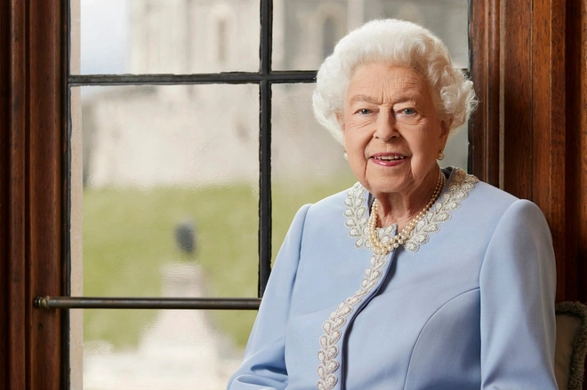 Nữ hoàng Anh Elizabeth II qua đời tuổi 96, ai là người kế vị? - Hình 6
