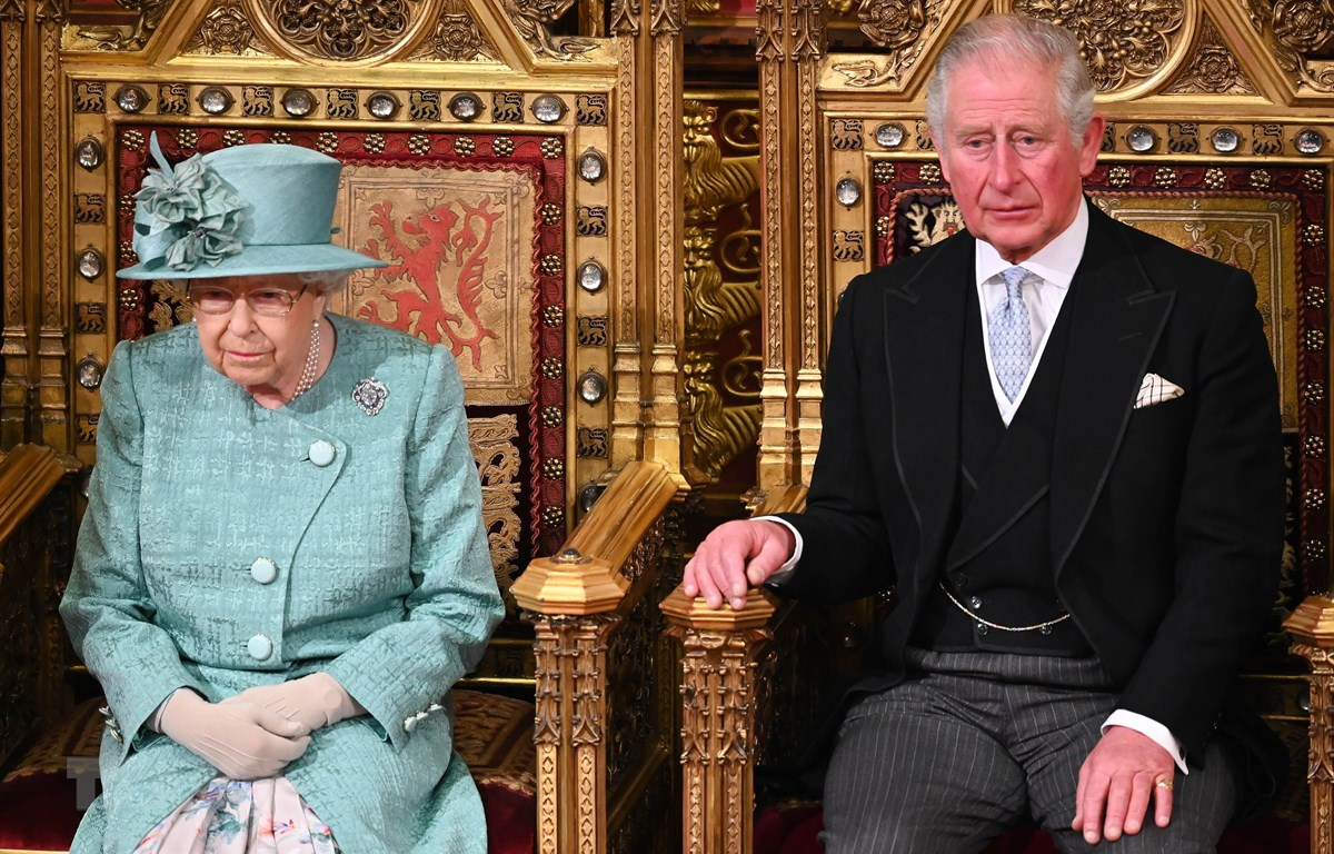 Nữ hoàng Anh Elizabeth II qua đời tuổi 96, ai là người kế vị? - Hình 4