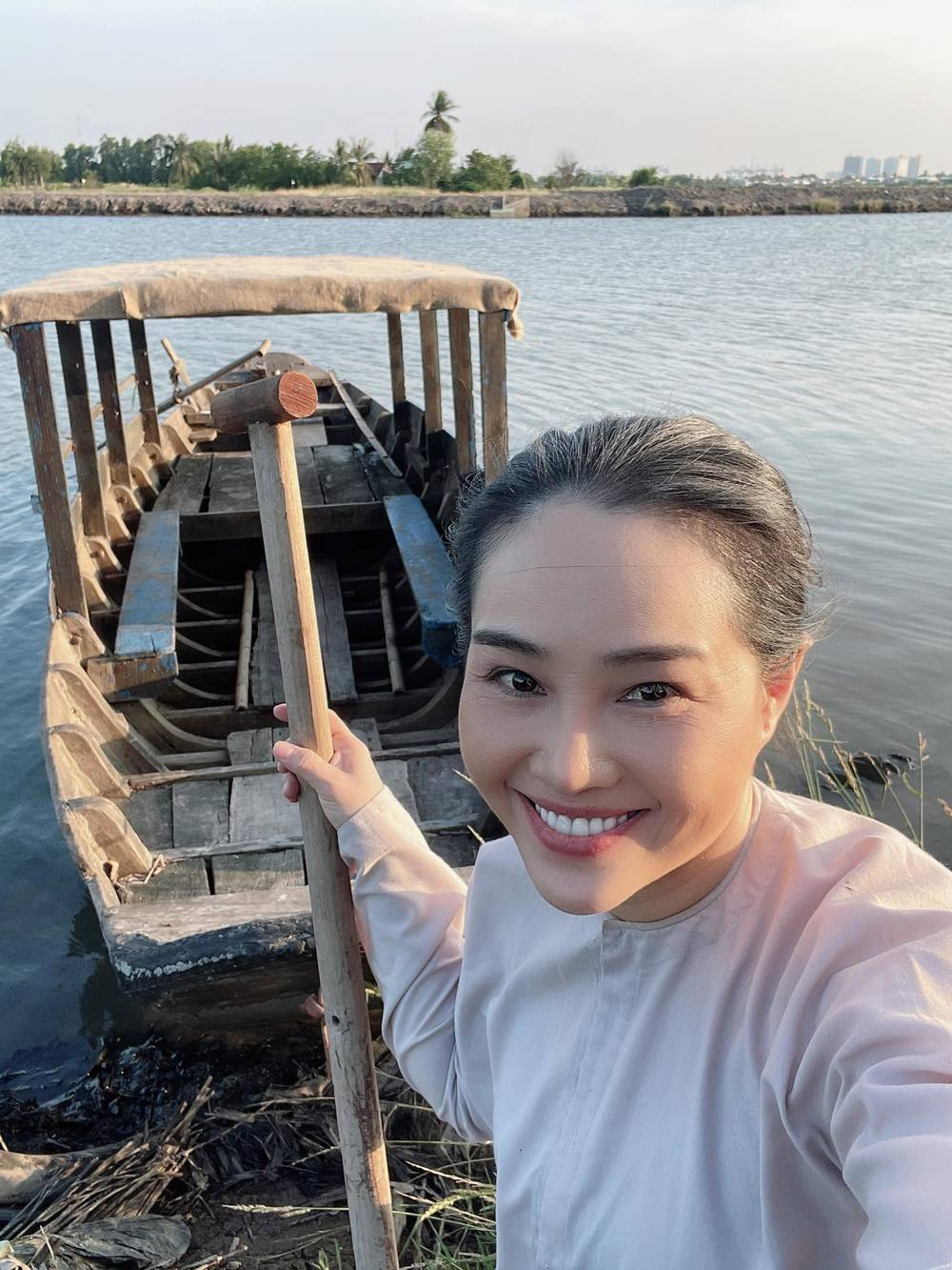 Phi Nga Bà Sáu “Duyên Kiếp”: Gần 40 T.Uổi Mới Cưới Long Đẹp Trai, Từng Suýt  C.Hết Khi “Vượt Cạn” - Sao Việt - Việt Giải Trí