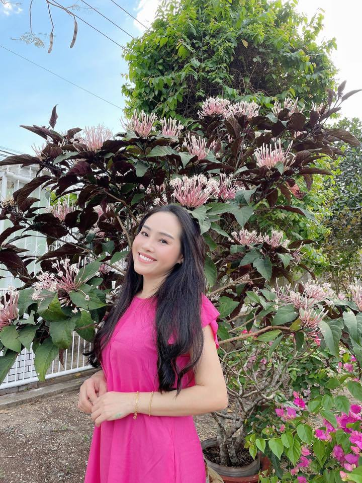 Phi Nga - Bà Sáu Duyên Kiếp: Gần 40 tuổi mới cưới Long Đẹp Trai, từng suýt chết khi vượt cạn - Hình 9