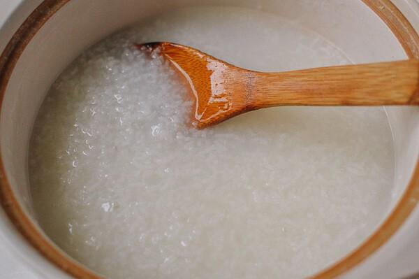 Thèm ăn cháo nhưng sợ nấu lâu, hãy thử các cách nấu cháo ăn liền vừa ngon vừa nhanh này xem - Hình 23