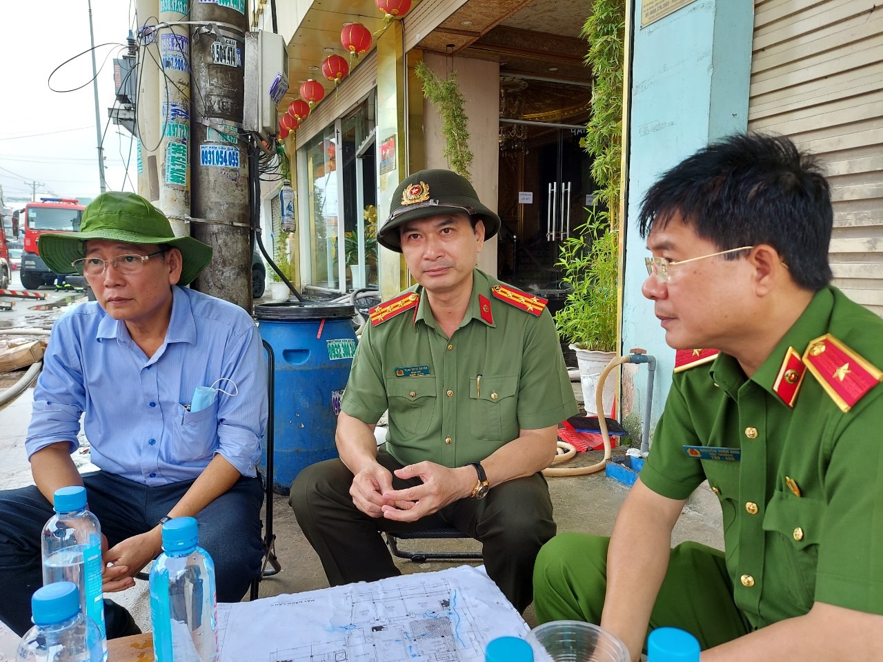 Vụ cháy karaoke ở Bình Dương: Nếu phòng hát có chốt trong, nhiều người phải chịu trách nhiệm - Hình 3