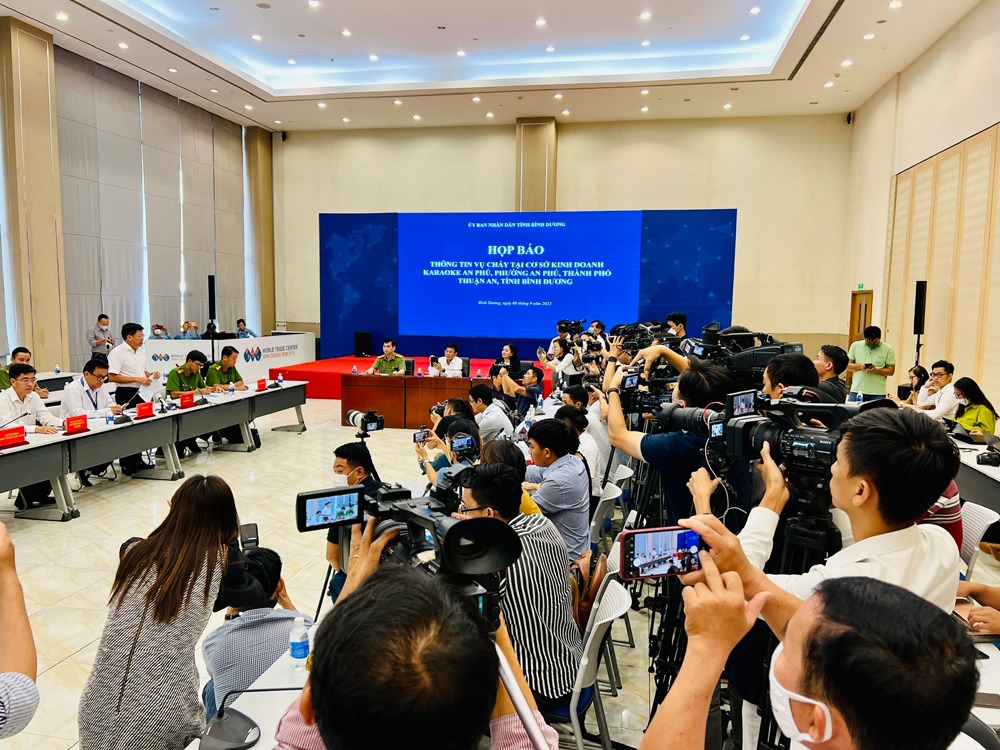 Vụ cháy karaoke ở Bình Dương: Nếu phòng hát có chốt trong, nhiều người phải chịu trách nhiệm - Hình 5