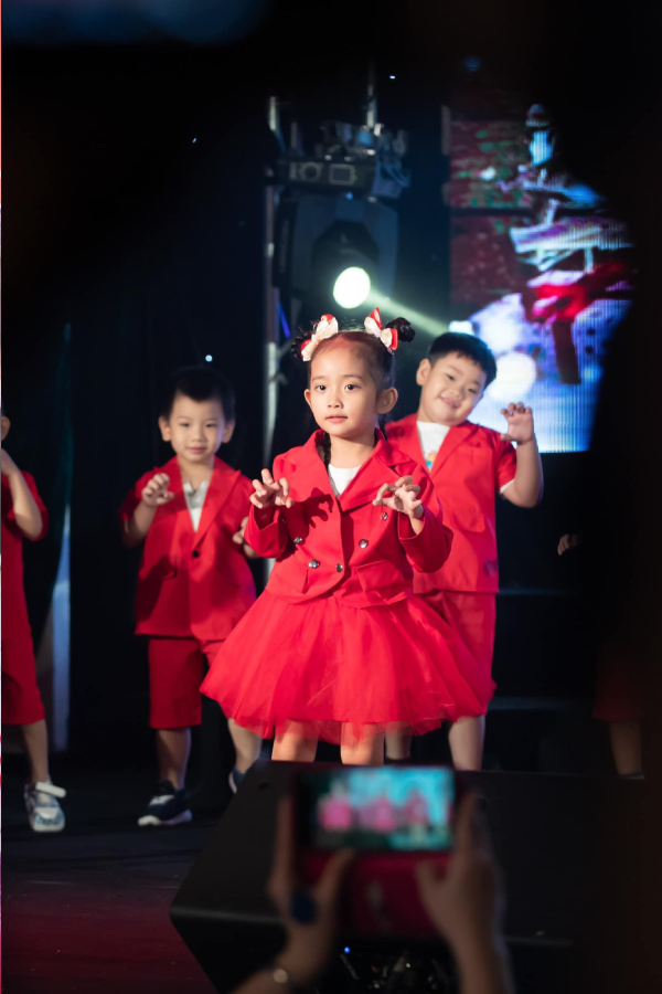 Khánh Thi muốn sinh thêm con cho ông xã dù đã đủ nếp đủ tẻ - Hình 6