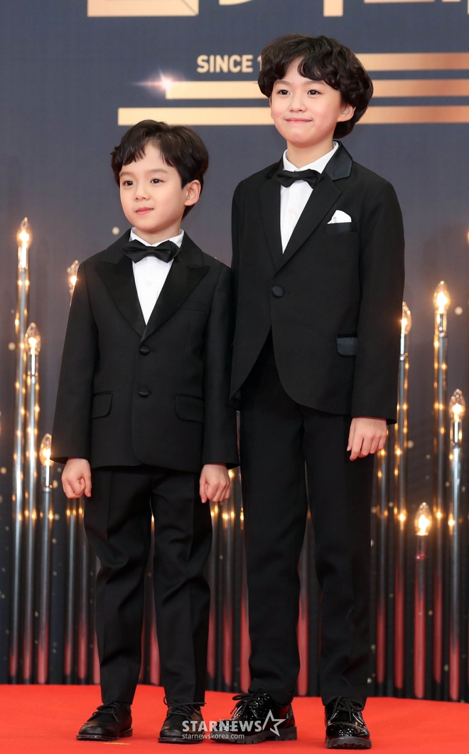 Thảm đỏ KBS Drama Awards: Seohyun và nàng cháo Vườn Sao Băng sắc vóc tuyệt mỹ đè bẹp Krystal, Ha Ji Won - D.O. (EXO) dẫn đầu đoàn sao váy áo lộng lẫy - Hình 34