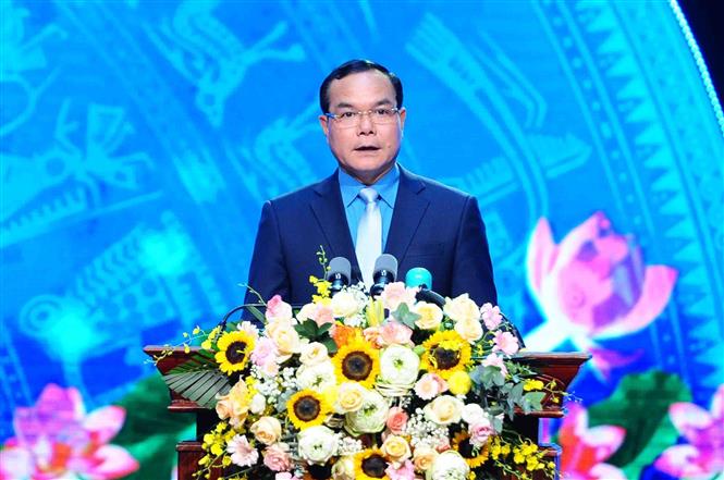 Thư chúc mừng năm mới 2023 của Chủ tịch Tổng Liên đoàn Lao động Việt Nam - Hình 1