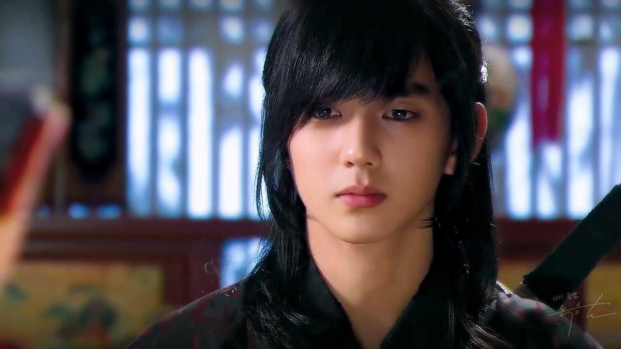Yoo Seung Ho - Em trai quốc dân: Vào ngành từ năm 6 tuổi, sánh đôi cùng loạt mỹ nhân đình đám xứ Hàn - Hình 4