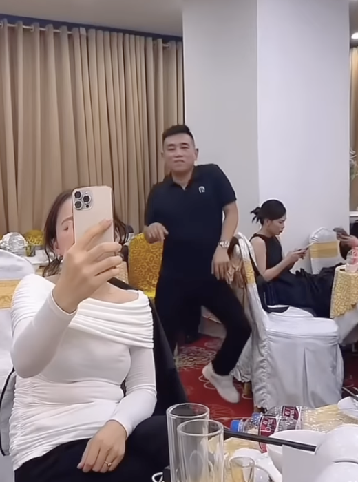 Lindo đi chuyến bay sau về Việt Nam, Tiến Nguyễn Vlog trổ tài nhảy xương khớp trong tiệc tất niên - Hình 6