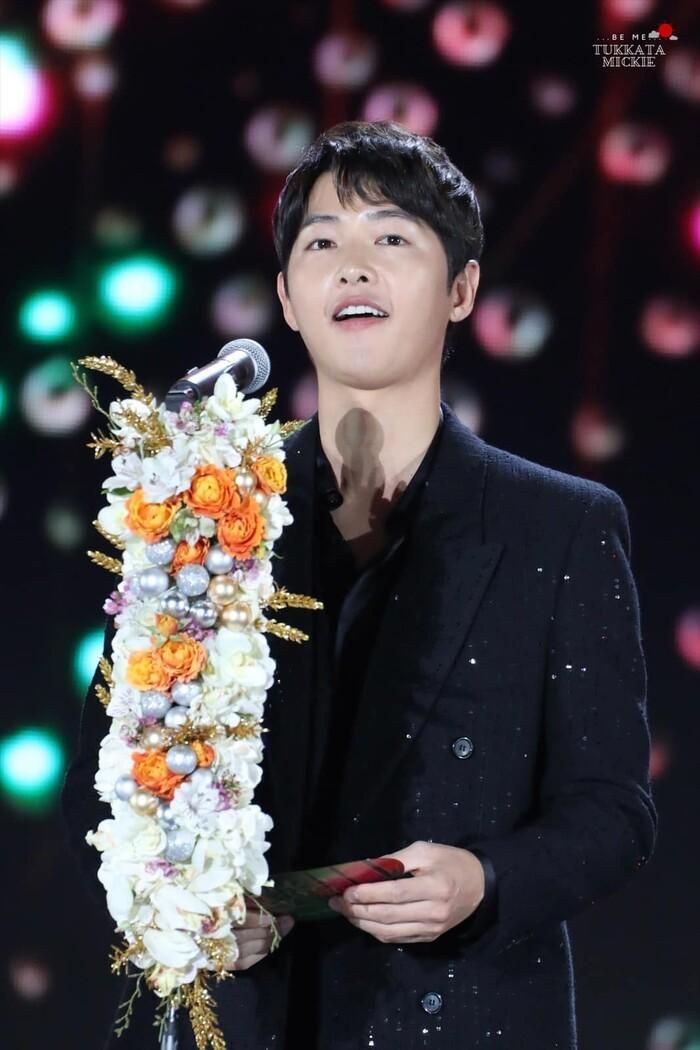 Song Hye Kyo tuổi 41 không cần cố gắng hẹn hò để tỏ ra hạnh phúc, Song Joong Ki nói 1 câu xúc động - Hình 6